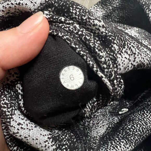 Lululemon Wunder Under High Rise Crop Leggings 6 - Picture 8 of 8